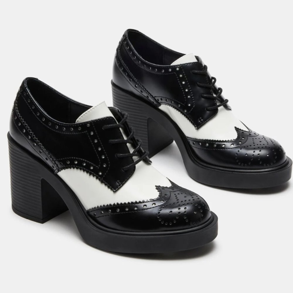 Steve Madden BLACK/WHITE Platform Pump (NWOT)